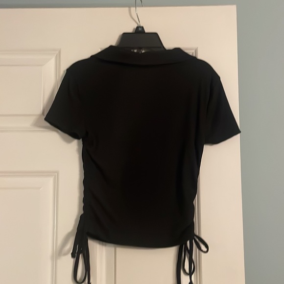 Cute Knit Top with Sunflower - Picture 2 of 2